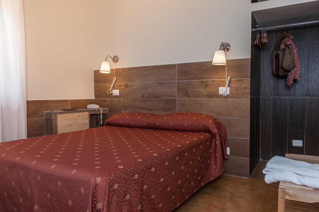 Hotel Il Roscio Attigliano Habitación foto