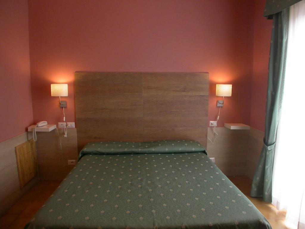 Hotel Il Roscio Attigliano Habitación foto