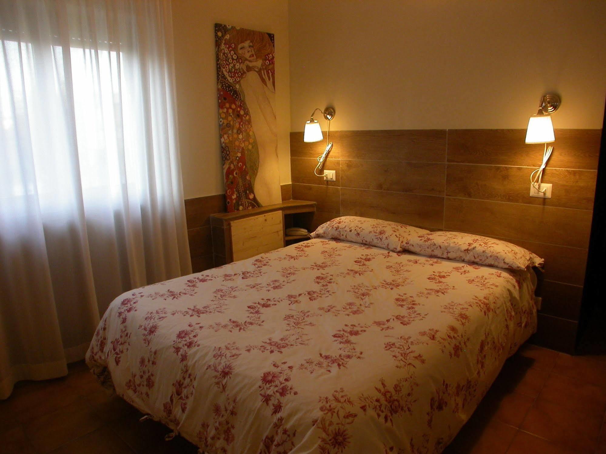 Hotel Il Roscio Attigliano Exterior foto